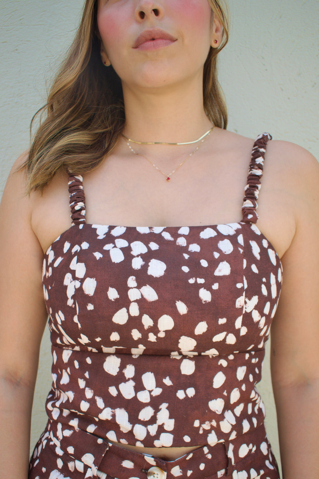 BLUSA RUFFLE MISS BAMBI CHOCOLATE
