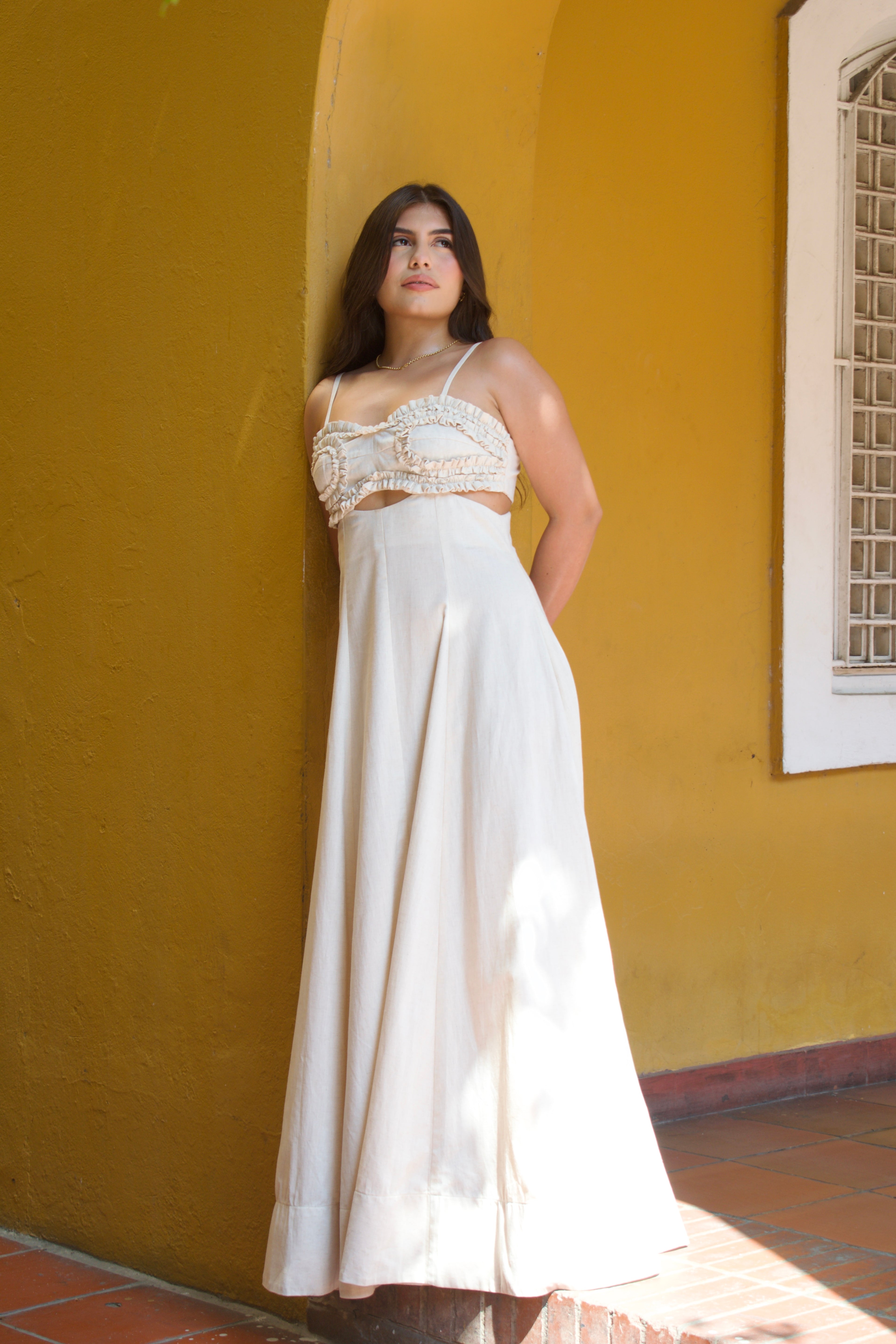 VESTIDO RUFFLE BEIGE